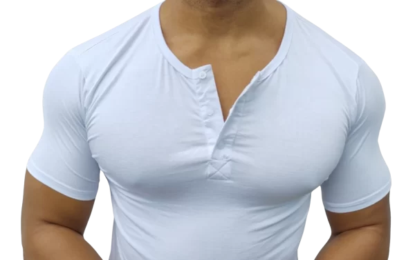 Camiseta masculina henley manga curta branca